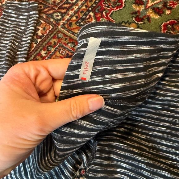Zella black and white striped leggings size M - Picture 2 of 4